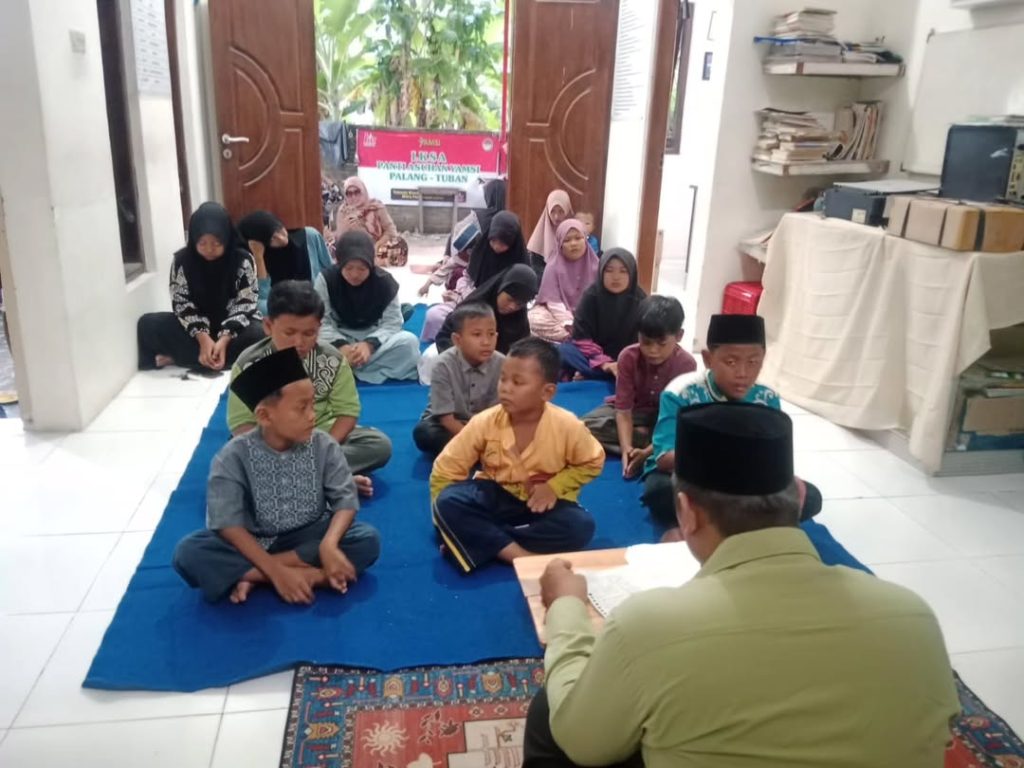 Keutamaan Wakaf Al Quran untuk Anak Yatim yang Penuh Berkah 6 Manfaat Membaca Surah Al-Kahfi di Hari Jum’at